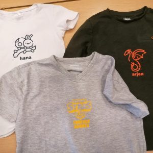 T-shirt ontwerpen en persdrukken